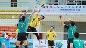 Sanest Khánh Hoà (đập bóng) càng chơi càng hay ở giải châu Á. Ảnh: AVC