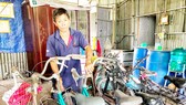 Tựu trường năm học 2019-2020, ông Giàu tặng khoảng 15 chiếc xe đạp cho học sinh nghèo