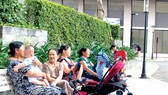 Sự can thiệp vào cách nuôi dạy trẻ của thế hệ trước cũng là nguyên nhân khiến phụ nữ sau sinh thời nay chịu nhiều áp lực