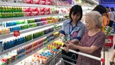 Các nhà bán lẻ hiện đại đều tăng lượng hàng phục vụ Tết Nguyên đán sắp tới