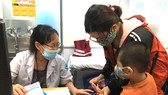 Người già, trẻ nhỏ đổ bệnh vì nắng nóng