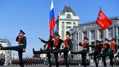Lễ diễu binh được tổ chức tại thành phố Novosibirsk