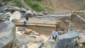 Chủ tịch UBND huyện có trách nhiệm bảo đảm an toàn đê điều mùa lũ