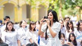 Hoàng Thùy đồng hành định hướng kỹ năng sống cho học sinh