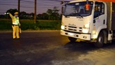 Những “ánh đèn đêm” cùng người dân vượt qua mùa dịch Covid-19