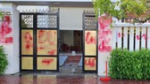 Nhà riêng của Giám thị trại giam Bộ Công an bị ném trứng thối, sơn bẩn