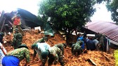 Vụ sạt lở kéo dài hàng trăm mét, với khối lượng đất đá sạt đổ rất lớn
