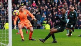 Burnley - Man City 1-1: Sterling chân gỗ, Man xanh vuột chiến thắng