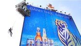 Trải nghiệm Bun-Abseiling độc lạ khiến người tham gia nín thở chinh phục