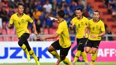 Thái Lan - Malaysia 2-2: Safari, Talaha làm người hùng, Adisak hóa tội đồ