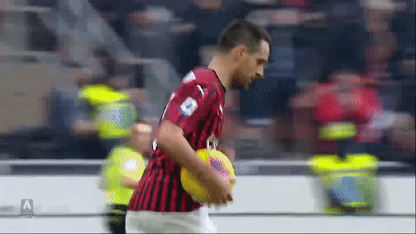 AC Milan - Hellas Verona 1-1: Sofyan Amrabat thẻ đỏ, Faraoni mở màn, Calhanoglu gỡ hòa