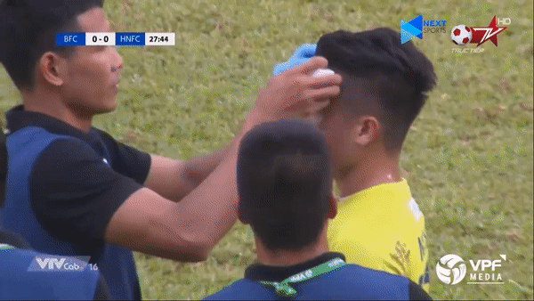 Becamex Bình Dương - Hà Nội 0-2: Kịch tính, Rimario lập cú đúp, Quang Hải đổ máu, Tiến Linh kém duyên