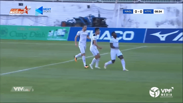 HAGL - Hà Tĩnh 1-0: Dấu ấn Xuân Trường, Walsh sớm lập công