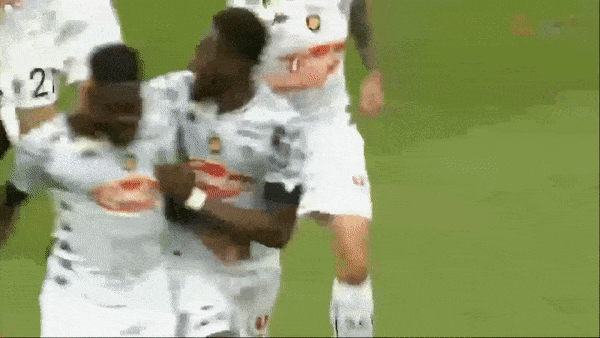 Dijon - Angers 0-1: Ismael Traore ghi bàn thắng duy nhất, Angers khai màn Ligue 1 ngọt ngào