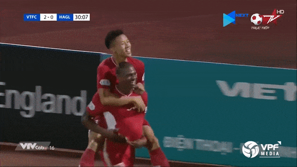 Viettel - HAGL 4-1: Khắc Ngọc, Bruno, Venancio tỏa sáng, Bửu Ngọc phạm sai lầm cơ bản, Văn Thanh rút ngắn tỷ số