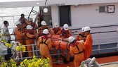 Ứng cứu thuyền viên nước ngoài đột quỵ trên biển