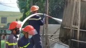 Quảng Nam: Cháy lớn tại kho hải sản
