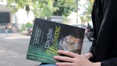 Còn sống còn yêu thương là những câu chuyện gần gũi và bình dị về tình yêu gia đình, tình bạn, lòng biết ơn, sự hy vọng...