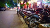 Vỉa hè đường Nguyễn Thị Diệu, phường 6, quận 3. Ảnh: ĐÌNH DƯ