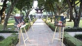 Cuốn sách ảnh Thu vọng nguyệt tại Văn Miếu trễ hẹn với du khách do có vướng về bản quyền