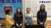 Bốn phụ nữ Việt Nam tới đầu thú lực lượng chức năng tại Đài Loan. Ảnh: Taiwan News