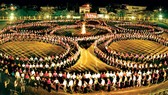 Năm 2013, múa xòe cũng đã lập Kỷ lục Việt Nam với 3000 người tham dự