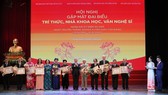 Xây dựng và phát triển đội ngũ trí thức, nhà khoa học, văn nghệ sĩ là nhiệm vụ chiến lược