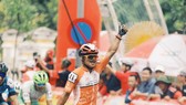 "Sát thủ" Lê Nguyệt Minh không còn cơ hội tranh chiếc Áo xanh.