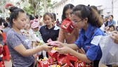 Mang tết đến cho bệnh nhi Bệnh viện Nhi Đồng 2