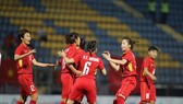 Niềm vui của đội tuyển nữ Việt Nam tại SEA Games 29. Ảnh: DŨNG PHƯƠNG