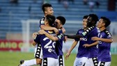 CLB Hà Nội có chiến thắng dễ dàng trên sân Thiên Trường. Ảnh: MINH HOÀNG