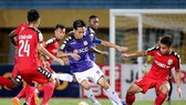 Trận hòa 3-3 giữa hai đội ở lượt đi. Ảnh: MINH HOÀNG