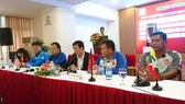 HLV các đội tham dự giải tại buổi họp báo. Ảnh: NGUYỄN NHÂN