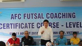 Ông Trần Anh Tú phát biểu chào mừng các học viên tại ngày khai giảng. Ảnh: Đoàn Nhật
