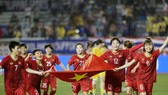 Các cô gái Việt Nam được thưởng lớn từ sau thành công ở SEA Games 30. Ảnh: Đông Huyền