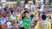 Thủ môn Bùi Tiến Dũng sẽ gia nhập CLB TPHCM. Ảnh: Minh Hoàng