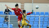 Cầu thủ chạy biên Hồ Tấn Tài. Ảnh: ANH KHOA