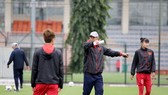 HLV Mai Đức Chung tiếp tục tăng cường cầu thủ trẻ ở đợt tập trung lần này. Ảnh: Đoàn Nhật