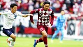 Đến lượt J-League bị hoãn vì Covid-19