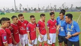 Thầy trò CLB Phố Hiến nghiêm túc chấp hành việc phòng chống dịch Covid-19