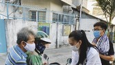 Á hậu Kim Duyên ủng hộ 5 tấn gạo giúp người bán vé số có hoàn cảnh khó khăn