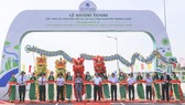 Các đại biểu dự lễ khánh thành cầu VWS1