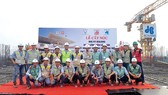 Công ty CP Tập đoàn Xây dựng Hòa Bình cất nóc công trình nhà PIT Building