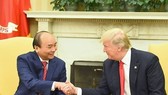 Prime Minister Nguyen Xuan Phuc and US President Donald Trump at a meeting in White House on May 31. (Photo: VNA)