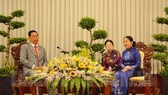 Vice Secretary of the Ho Chi Minh City Party Committee Vo Thi Dung receives Acting General Secretary of the FDCM National Council Nhem Valy (left). (Photo: VNA)