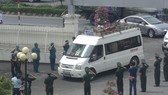 Người dân Đồng Tháp đẫm nước mắt viếng Anh hùng phi công Nguyễn Văn Bảy