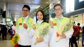 Bộ ba Nguyễn Ngọc Anh Vy, Nguyễn Khánh Hưng, Huỳnh Tiến Phước đoạt HCV thế giới. Ảnh: PHÚC NGUYỄN