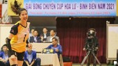Nữ chủ công Đoàn Thị Xuân khiến đồng nghiệp nể phục vì nghị lực vươn lên phi thường. Ảnh: DŨNG PHƯƠNG