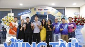 Đại diện các nhóm chạy, CLB chụp ảnh lưu niệm tại buồi gặp mặt