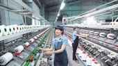 The textile industry is going to import material at the end of the year. Photo by Cao Thang